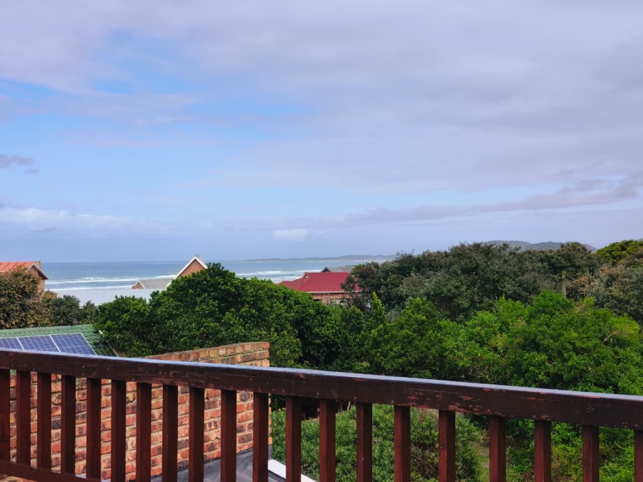 4 Bedroom Property for Sale in Oyster Bay Eastern Cape